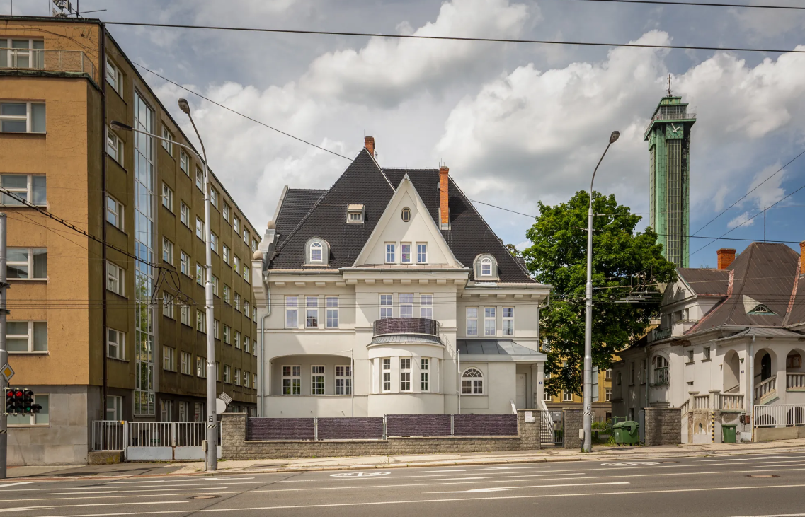 Administrativní vila-prodej